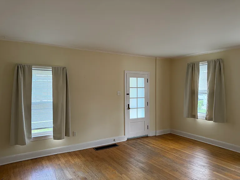 96 Bay St #1 — Photo 2