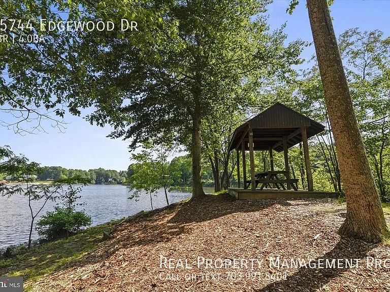 15744 Edgewood Dr — Photo 43