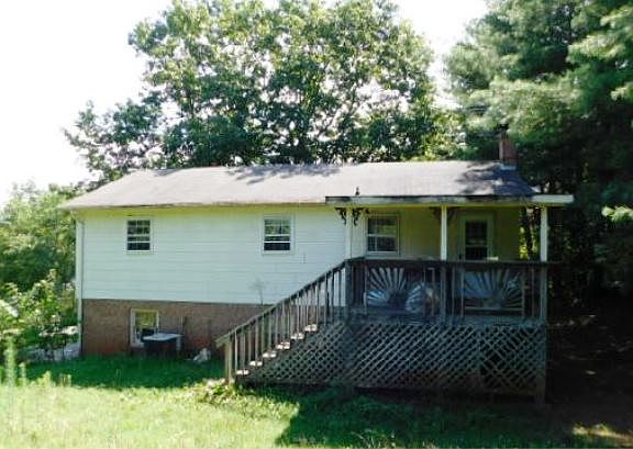 2nd image of 1225 Village Cir