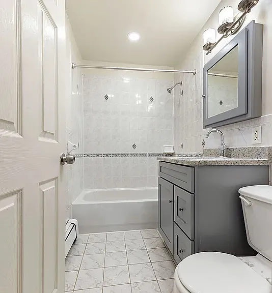 16 Roosevelt Pl #3 — Photo 9