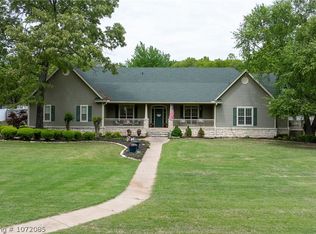 1557 River Overlook Loop, Van Buren, AR 72956