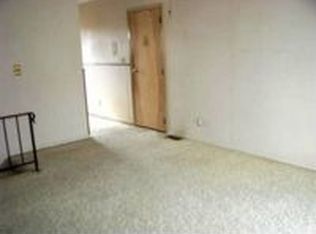 3008 Mayfair Dr, Saint Joseph, MO 64506