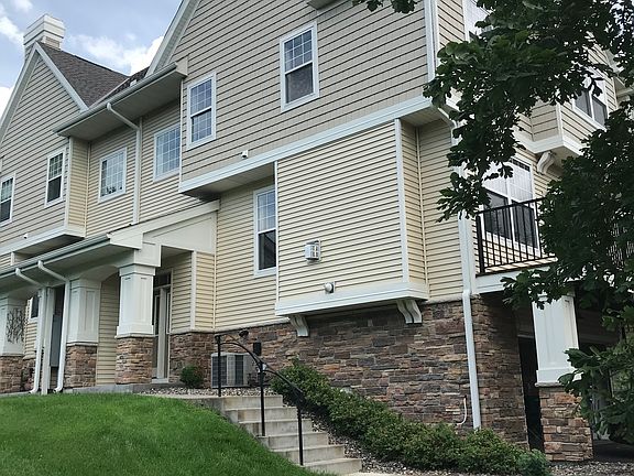 3rd image of 2495 121st Cir NE Unit F
