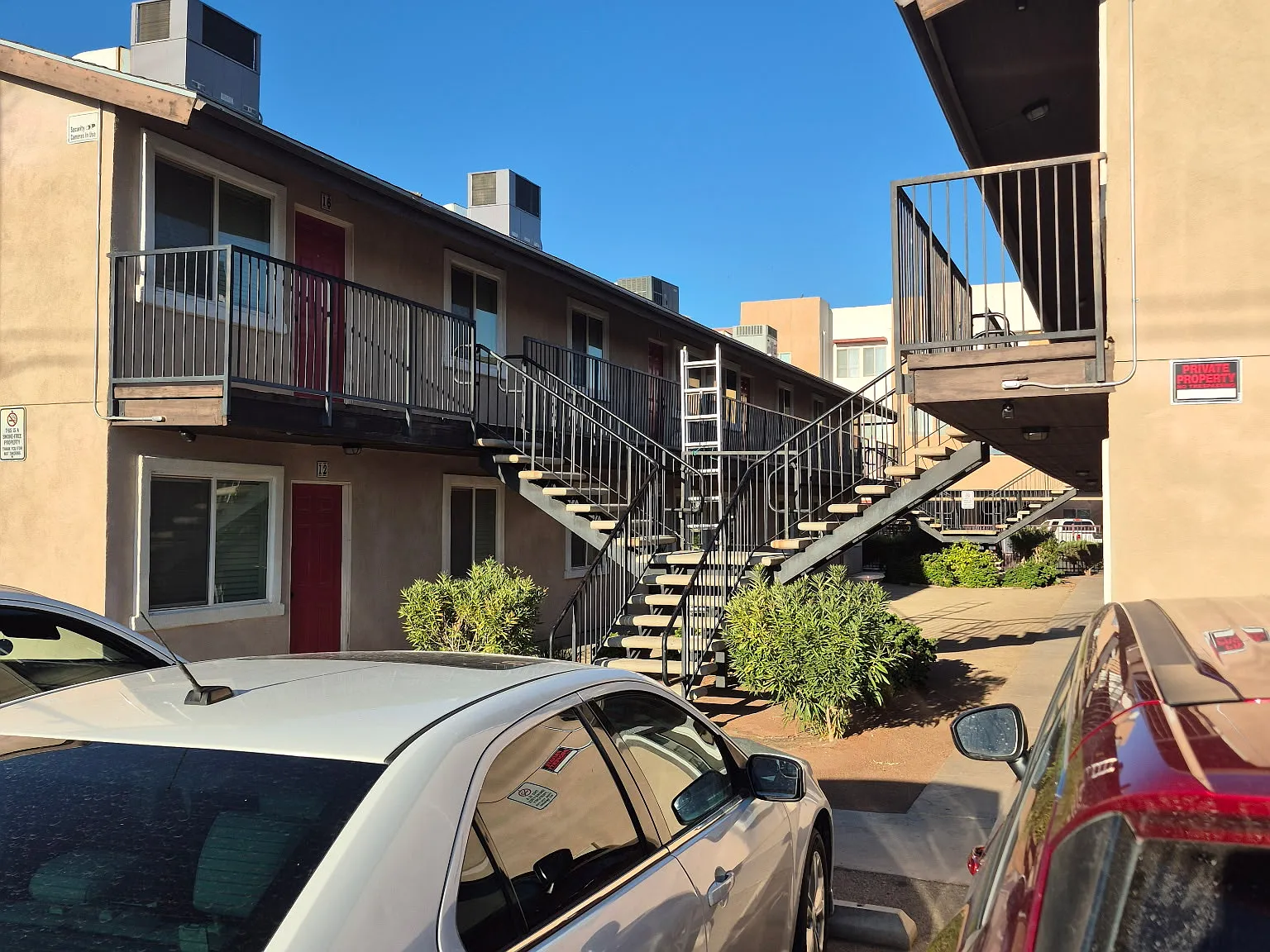 2 bed, 720 sqft, $1,300 — Photo 2