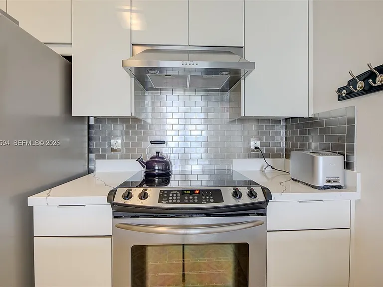 2401 NE 65th St #509 — Photo 16