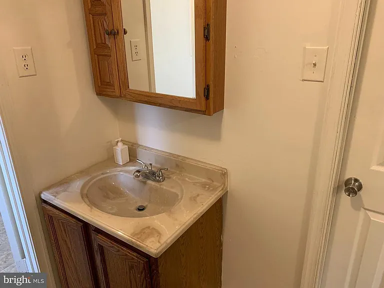 729 Dollar Ln — Photo 22