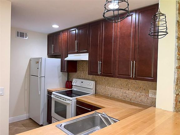 2nd image of 10773 Cleary Blvd APT 202