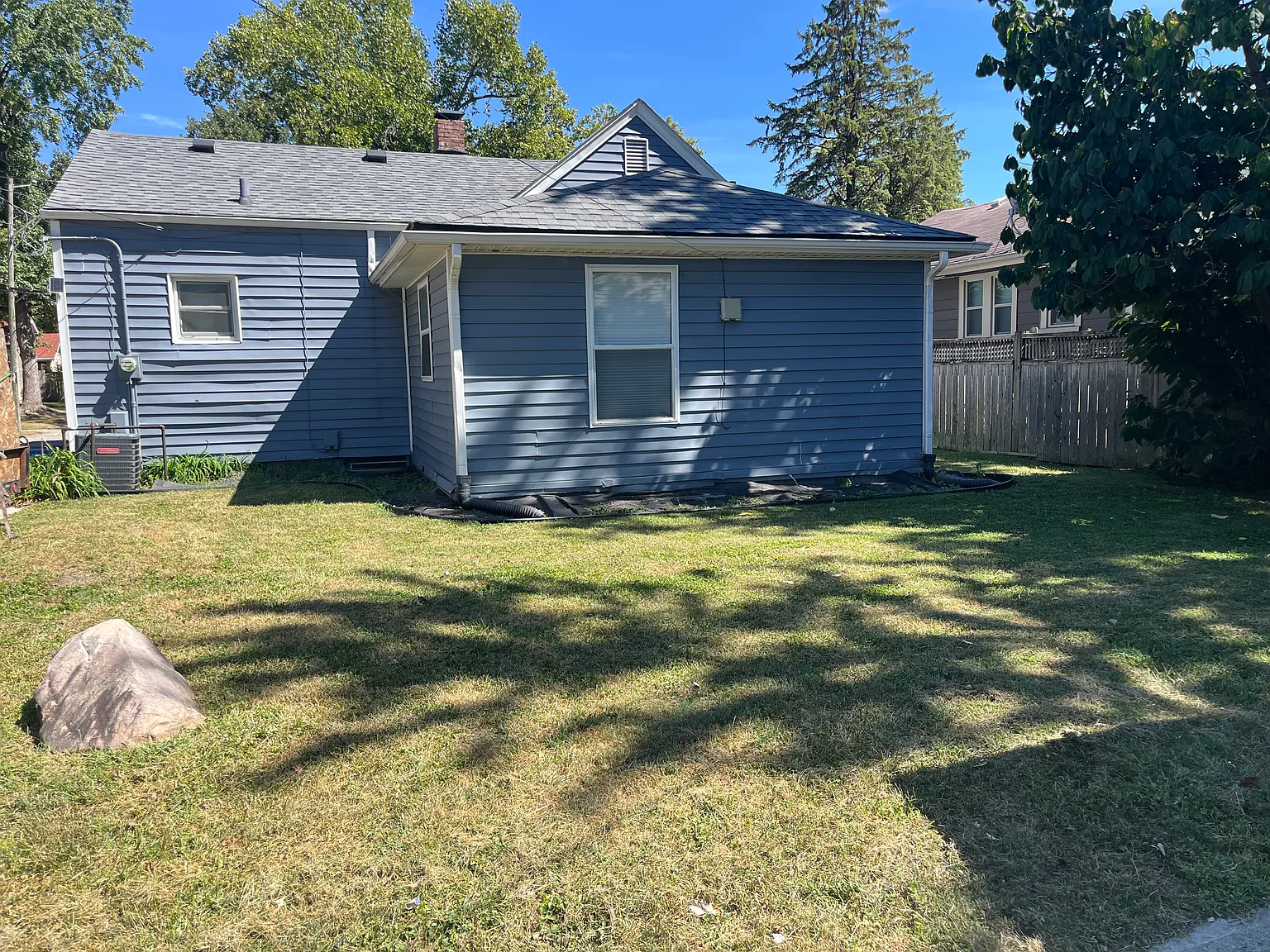 3 bed, 1099 sqft, $1,900 — Photo 4