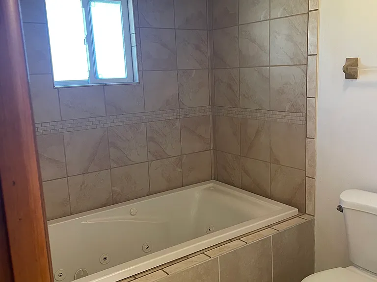 901 Nevada Dr NE — Photo 13