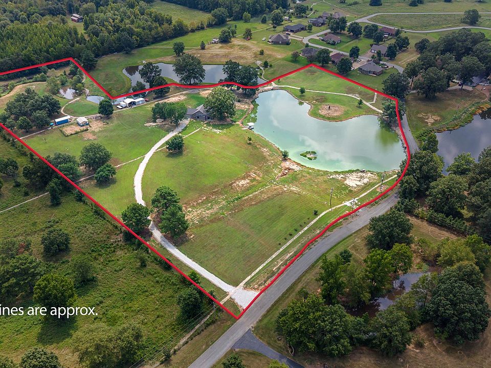 1st image of 155 Woodard Ln