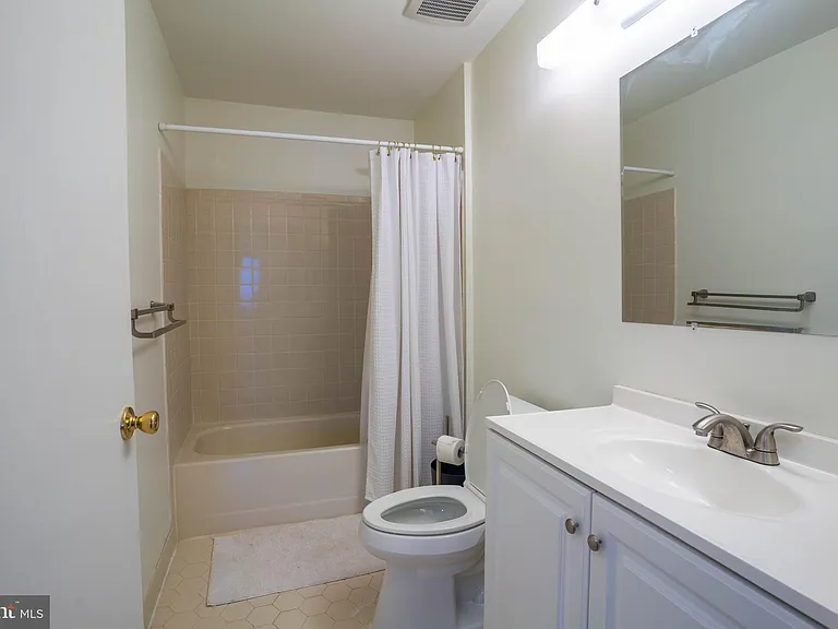 27 Chambord Ct — Photo 17