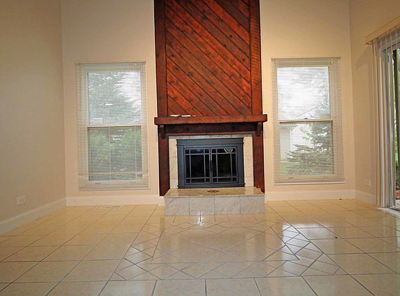 4th image of 899 Colony Lake Dr