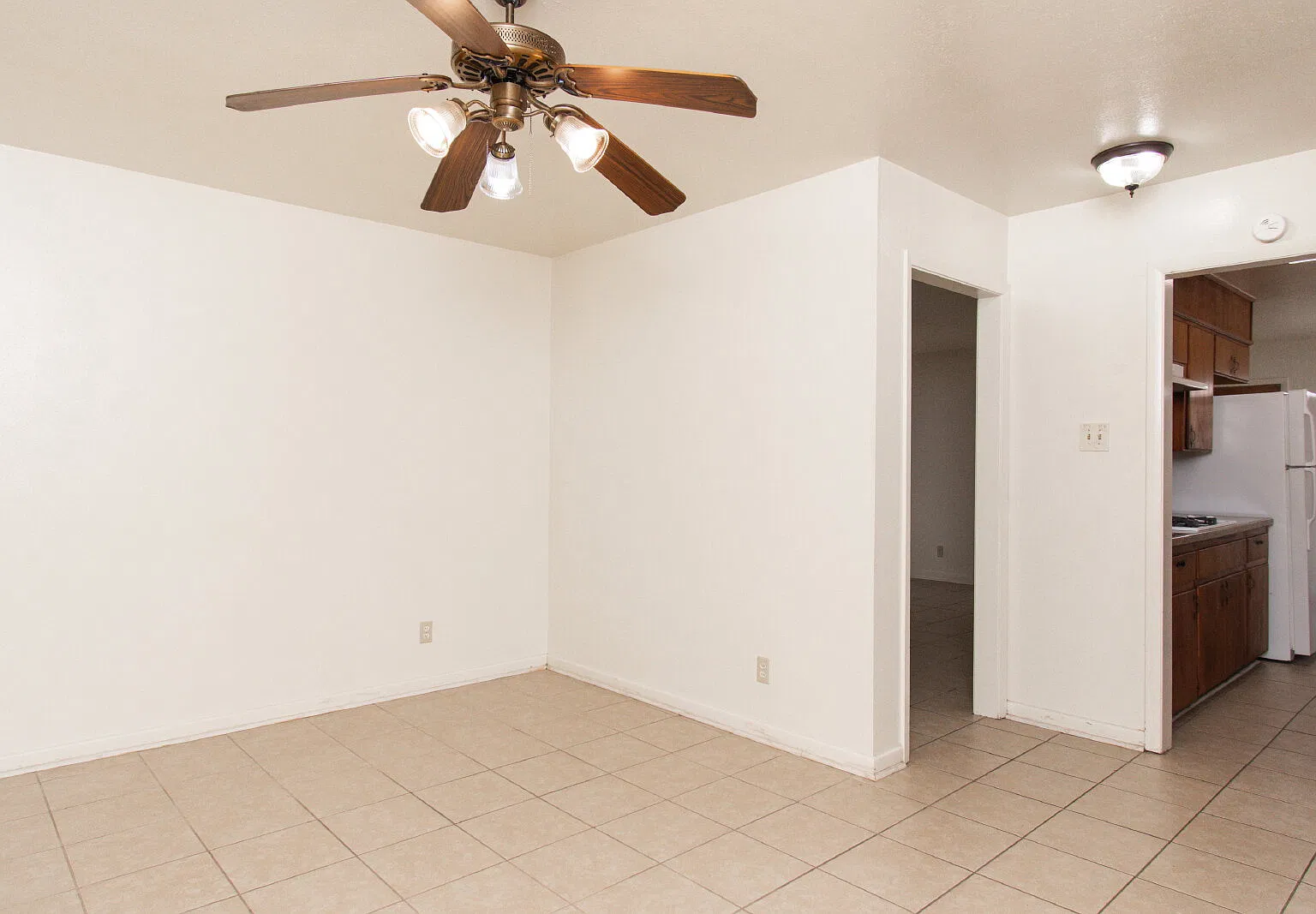 3 bed, 2.0 bath, 1320 sqft, $1,100 — Photo 3