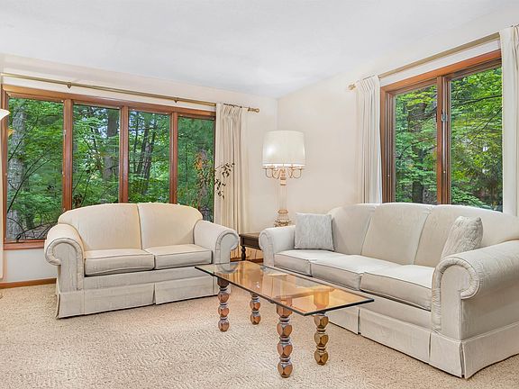 4th image of 4319 Deerwood Dr