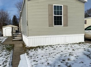 1863 Collins Ct #32, Milford, MI