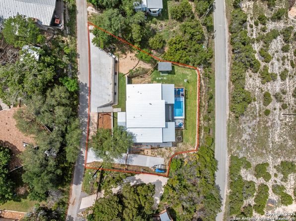 1053 Ledge Path, Canyon Lake, TX 78133