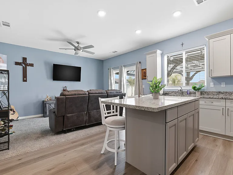 7812 Strawberry Ln — Photo 10