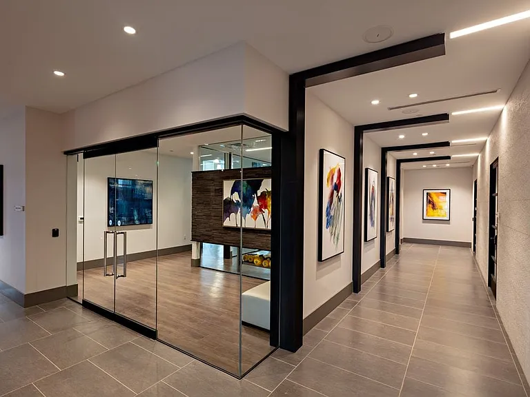 Lobby loft