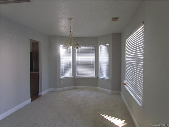 3rd image of 2212 Wexford Way