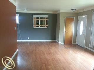 4th image of 26230 Linwood St