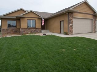 112 W Opal Ln, Hartford, SD 57033