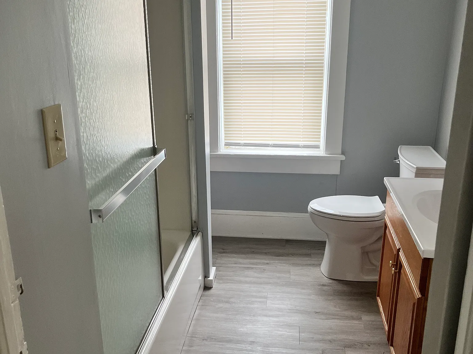 2 bed, $1,100 — Photo 4