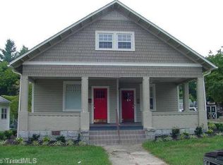 129 W Elm St, Mount Airy, NC 27030