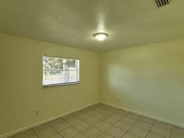 819 Cedar Dr — Photo 10
