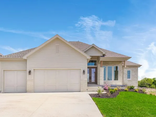 10853 S Shady Bend Rd, Olathe, KS 66061