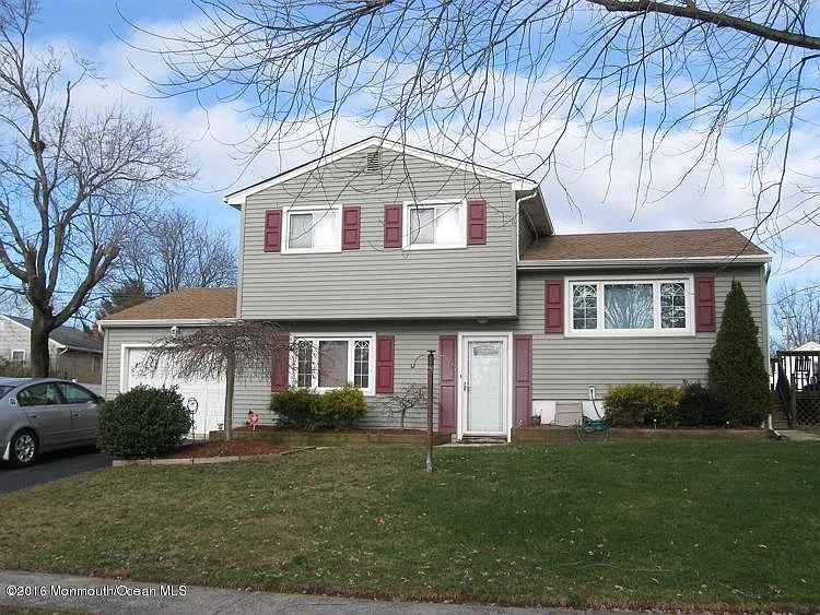 31 Heath Dr photo 1