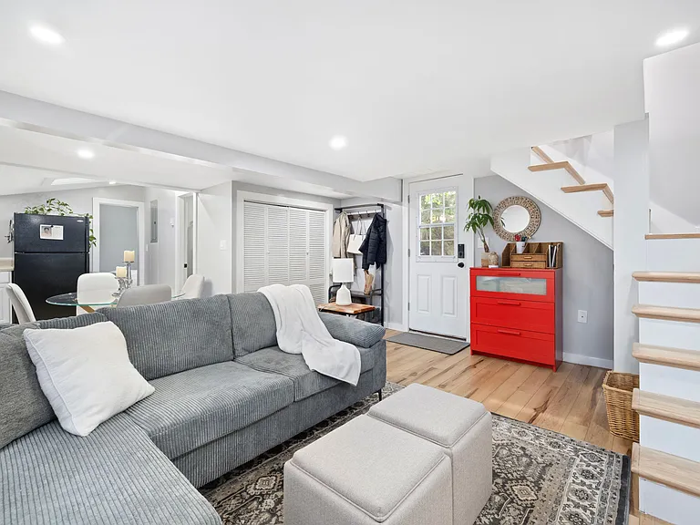 267 Green End Ave — Photo 3