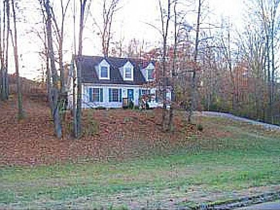 4th image of 822 Winchester Dr
