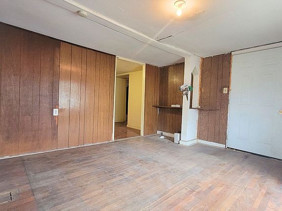 4th image of 331 COTTONWOOD AVE