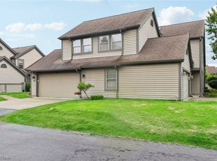 343 N Bayshore Dr, Columbiana, OH 44408
