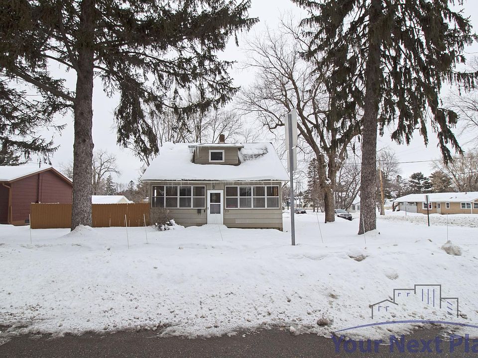 1st image of 515 1st St S