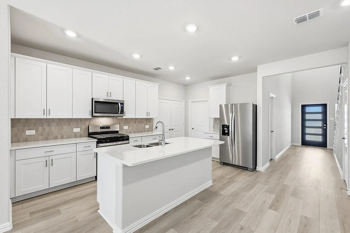 Building Photo - 5611 Chasewood Dr