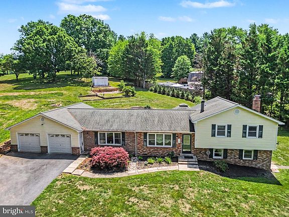 3rd image of 3944 Harrisville Rd