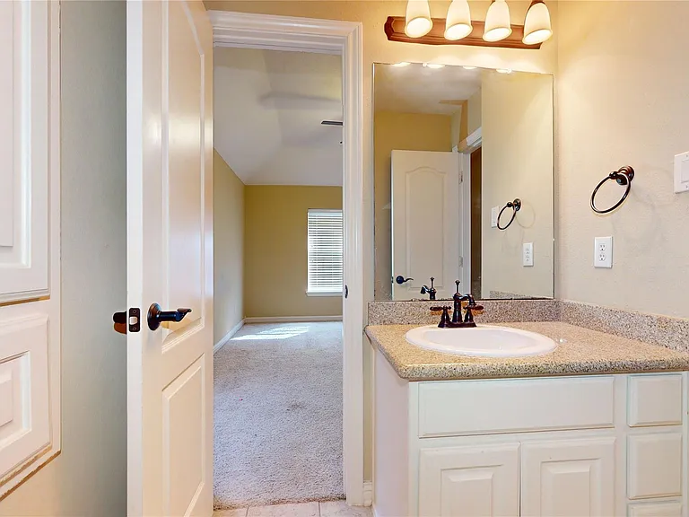 8538 Sunrise Meadow Ln — Photo 32