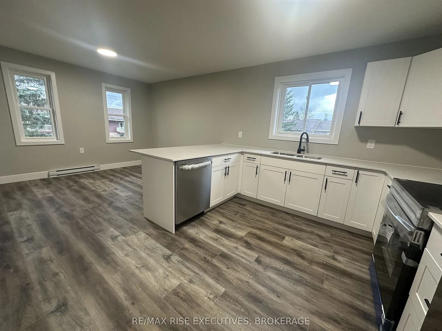 3 bed, $2,300 — Photo 3