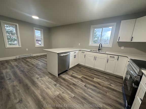 3rd image of 565 Emma St #3