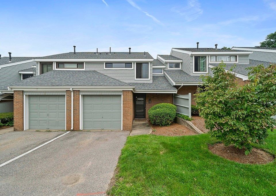1st image of 9 Orangewood Dr