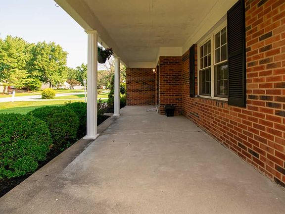 3rd image of 4148 Forsythia Dr