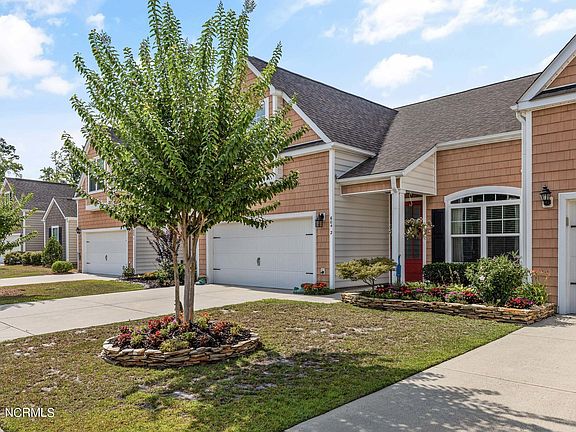 3rd image of 604 Cambeck Drive SE Unit 2