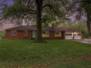 5025 Black Swan Dr, Shawnee, KS 66216