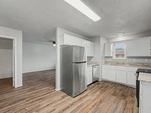 1305 W New Hope Rd, Rogers, AR