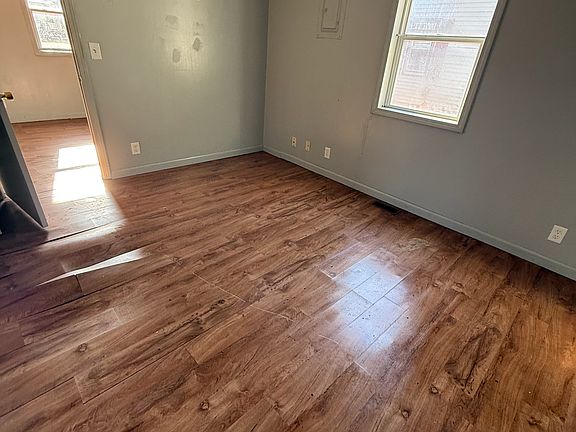 5th image of 1624 E Division St