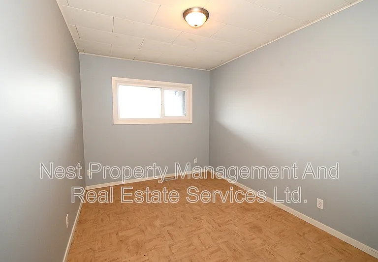 596 Central St E #1 — Photo 13