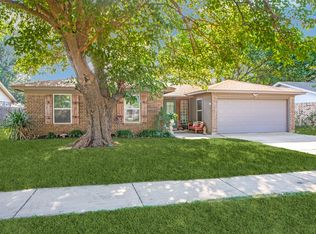 217 N Heights Dr, Crowley, TX 76036