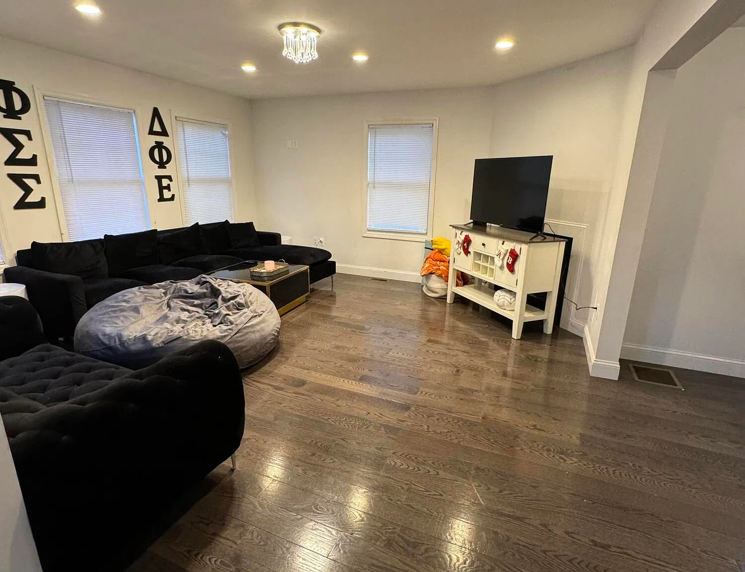4 bed, 1596 sqft, $3,000 — Photo 2