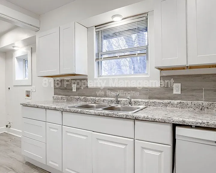 4109 Monroe Ave — Photo 8
